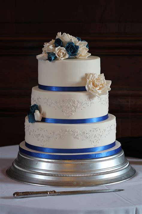 Royal Blue And Silver Rose Wedding Cake Chalming Cake Designs