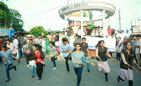 Trolled By Conservatives For Their Flash Mob Kerala Muslim Girls Shut Down Haters With Dances