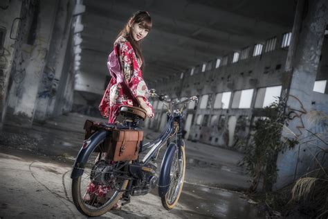Wallpaper Model Street Bicycle Women With Bicycles Asian