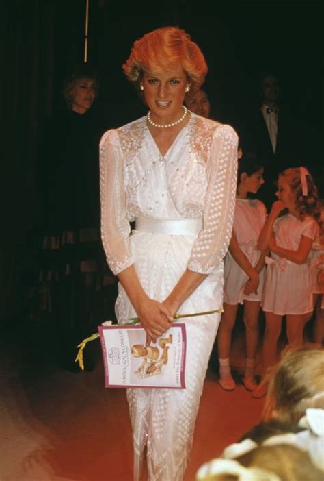 princess diana s most iconic fashion moments