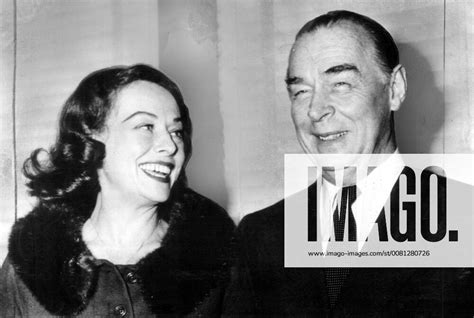 Wed After A Six Year Courtship Actress Paulette Goddard 42 And