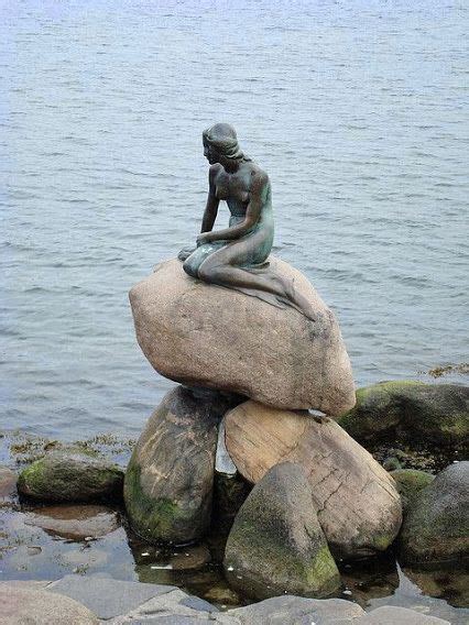 La Estatua De La Sirena En Copenhague Poco Puerto Dinamarca Denmark
