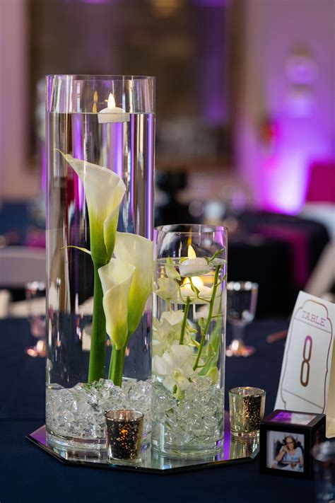 These Calla Lilies In Cylinder Vases Filled Water Are So Elegant And