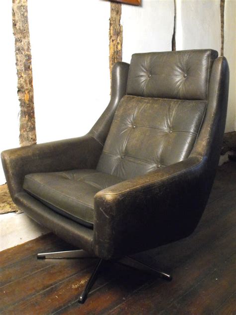 Check out our bucket chair selection for the very best in unique or custom, handmade pieces from our chairs & ottomans shops. Antiques Atlas - Vintage Leather Swivel Bucket Chair