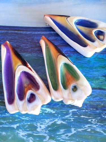 12pcs Strombus Luhuanus Triangle Sea Shell Slices Pendants Art Junkie