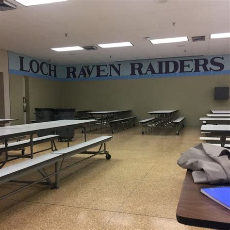 Loch Raven High School 312 Ziyaretçidan 2 Tavsiye