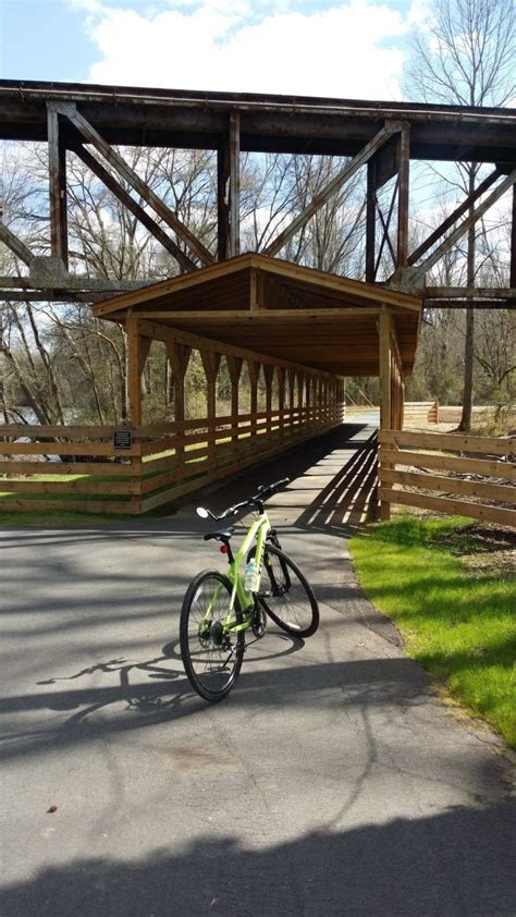 8 Easy And Beautiful Bike Trails In South Carolina Everyone Will Love
