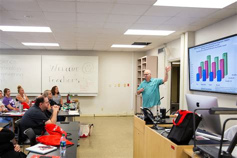 Apsu Science Education Professor Works To Educate Ease Fears During
