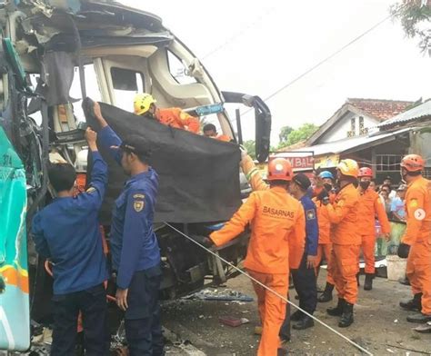 Petaka Bus Po Murni Jaya Musuh Po Efisiensi Sopir Tewas Tubuh