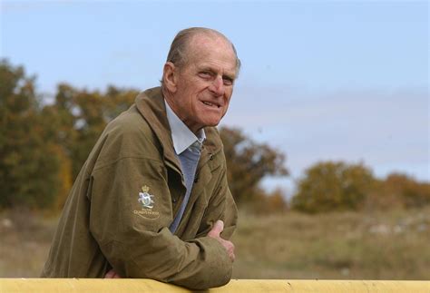 Prinz harry ist für die beerdigung nach großbritannien gereist, auch charles und william werden teilnehmen (symbolbild). Broadcasters change TV schedules after Prince Philip's death