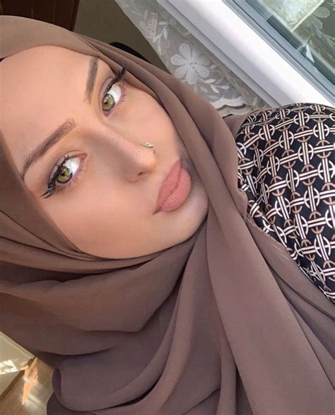 e d adlı kullanıcının hijabs panosundaki Pin Kızlar Kadın Gelinlik