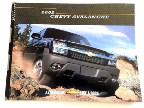 2002 Chevrolet Avalanche Truck 24 Page Original Canada Sales Brochure