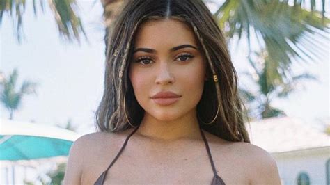 Kylie Jenner Shows Off Outrageous New Hair In Racy Bikini Photos