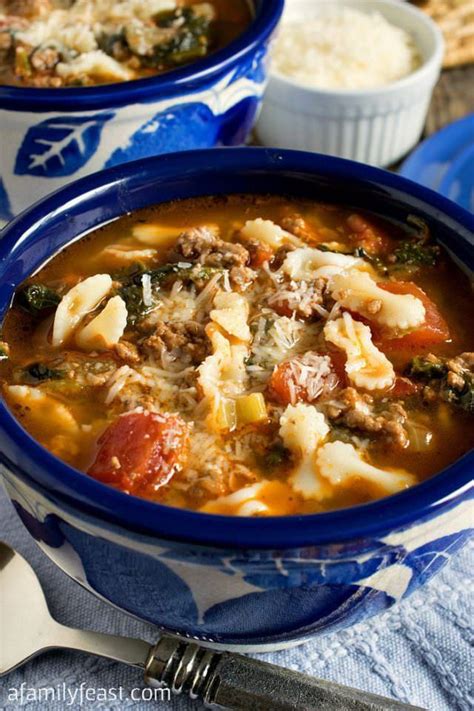 Thanks to these dishes, mostly under 500 calories, you'll be loaded with great ideas for any time of year. 7 Soup-er Tasty Recipes To Make For National Soup Month | Hamburger soup, Beef soup, Hearty soup ...