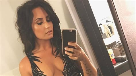 Demi Lovato Shows Off Her Incredible Body In A Skin Tight Bodysuit See The Sexy Pic Youtube