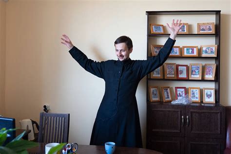 Bilderstrecke Zu Priester Blogger Alexander Kuchta Ganz Schön