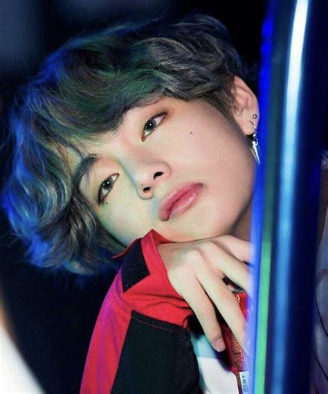 Who's in control? (With images) | Taehyung, Kim taehyung age, Kim ...