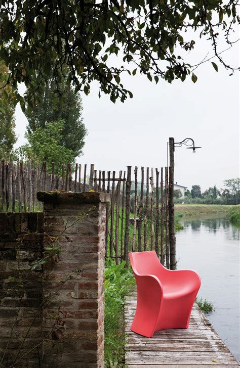 Woopy Chairs From B Line Architonic