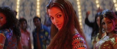 Aishwarya Rais Item Song Kajra Re Hd Stills From Movie Bunty Aur Babli