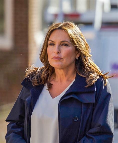 Mariska Hargitay Olivia Benson Svu18 Celebrity Moms Celebrities