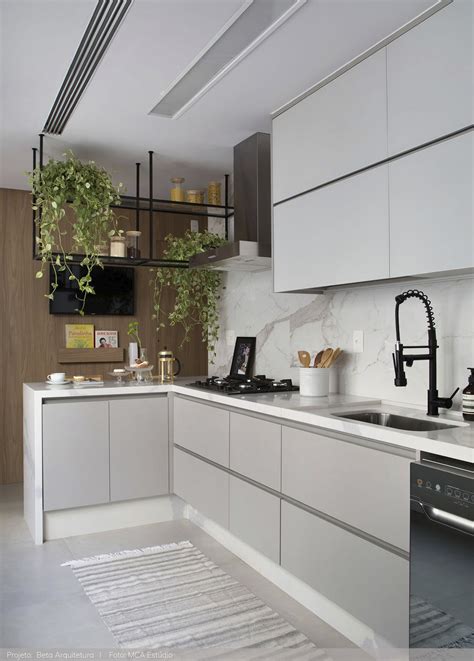 Cozinha pequena de apartamento moderna em Cozinhas modernas Decoração cozinha planejada