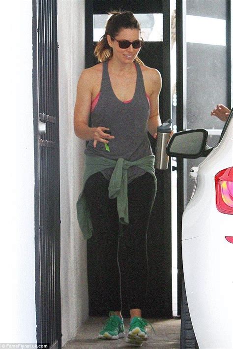 Jessica Biel Shows Off Her Toned Figure In Tight Fitting Gym Gear Jessica Biel Celebrity