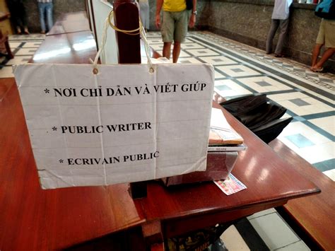 L'écrivain public répond aux demandes d'aide à la rédaction. Écrivain public d'ailleurs n°1 - Epacasud