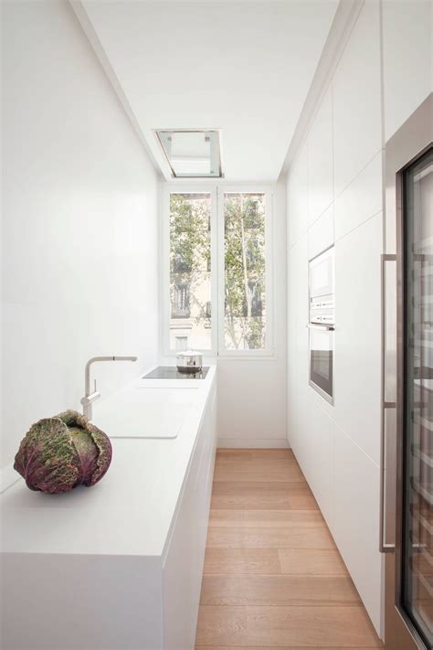 40 Minimalist Kitchens To Get Super Sleek Inspiration Apartment
