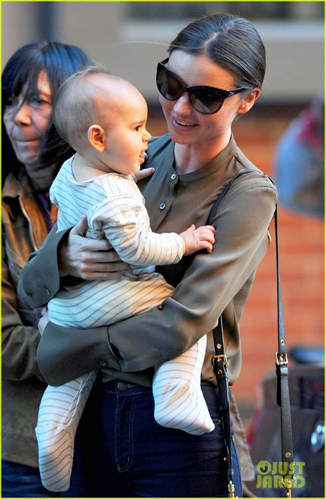Miranda Kerr Flynn Tries To Grab Moms Sunglasses Photo 2593609