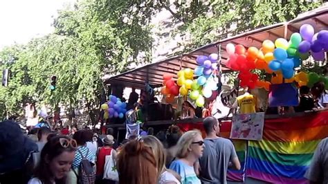 A fesztivál záróeseménye minden évben a budapest pride felvonulás, . 20-й Гей-парад в Будапеште. BUDAPEST PRIDE FELVONULÁS ...