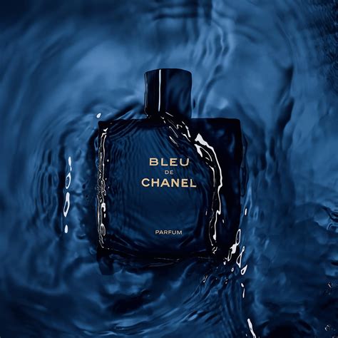 Bleu La Nueva Versión Del Perfume Para Hombres De Chanel — Muy