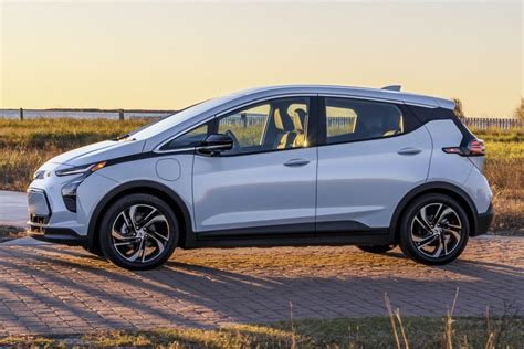 2023 Chevrolet Bolt Ev Review Pricing And Specs Vlrengbr