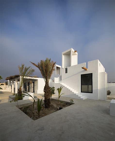 Gallery Of A House Looking To The Persian Gulf Kooshk Office 2