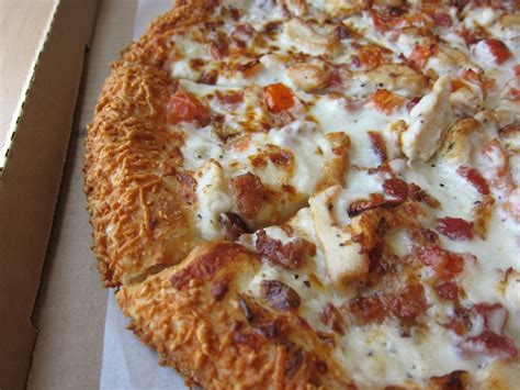 Review Pizza Hut Chicken Bacon Tomato Garlic Parmesan Pizza