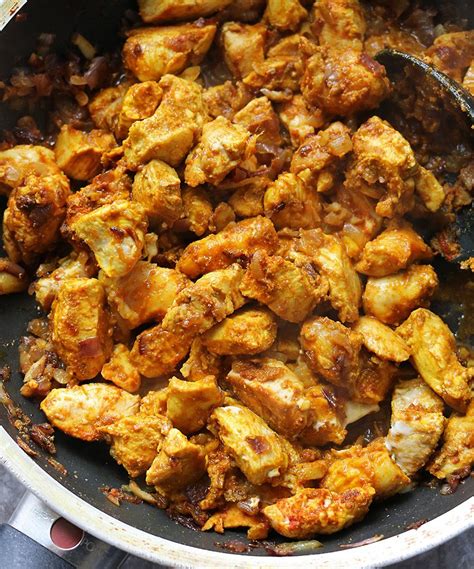 Try this recipe and you will love it! Easy Chicken Curry Recipe (Sri Lankan Fusion Cuisine ...