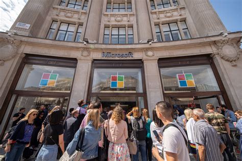 Londons Microsoft Store Opens With “maximum Flexibility” In Mind