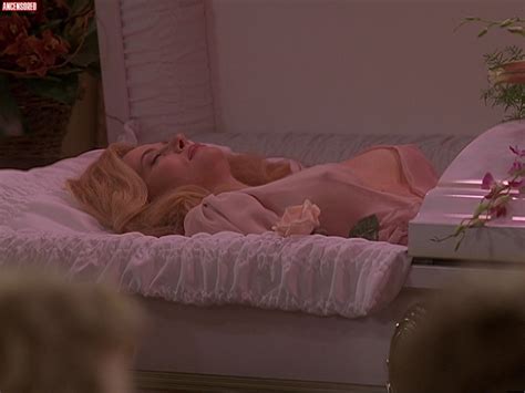 Naked Veronica Hart In Six Feet Under