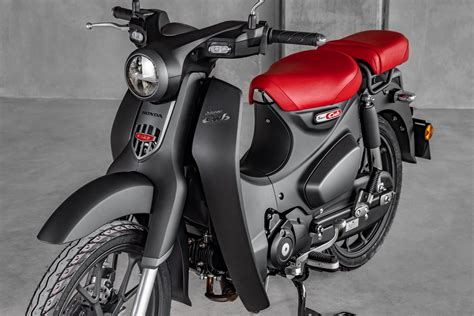 2022 Honda Super Cub 125 Boosts Power And Efficiency Keeping Its Famous Style Autoevolution