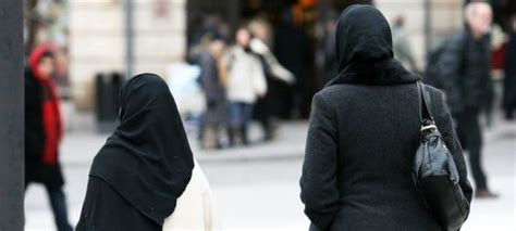 St Galler Kommission Will Burka Verbot Im öffentlichen Raum Htrch