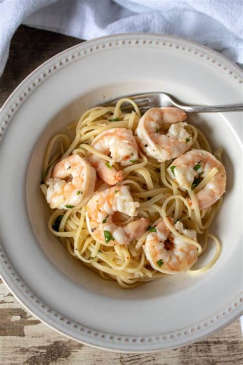 Easy Shrimp Scampi Linguine Recipe With Garlic Lemon White Wine