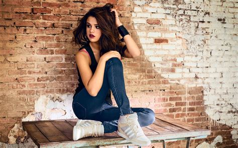 Singer Actress Women Looking Away Jeans Selena Gomez Brunette Hd