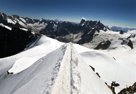 5 Climbers Have Died On Frances Mont Blanc Business Insider