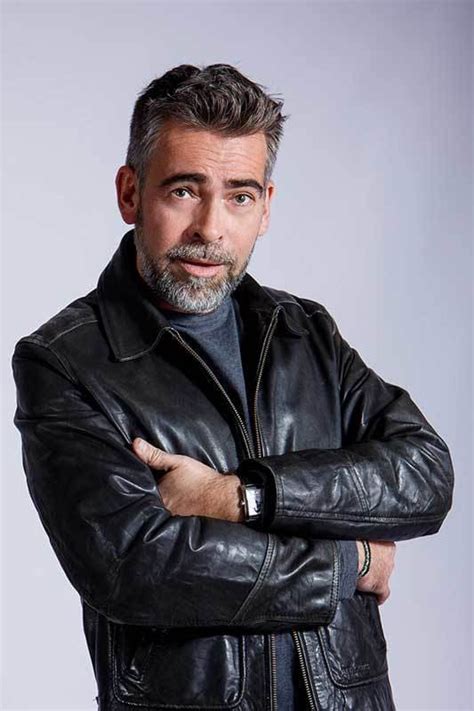 Vous souhaitez devenir mannequin senior, découvrez les vidéos, photos, interviews des finalistes et gagnants du grand prix mannequins organisé mannequin senior. Photos de mannequins seniors hommes