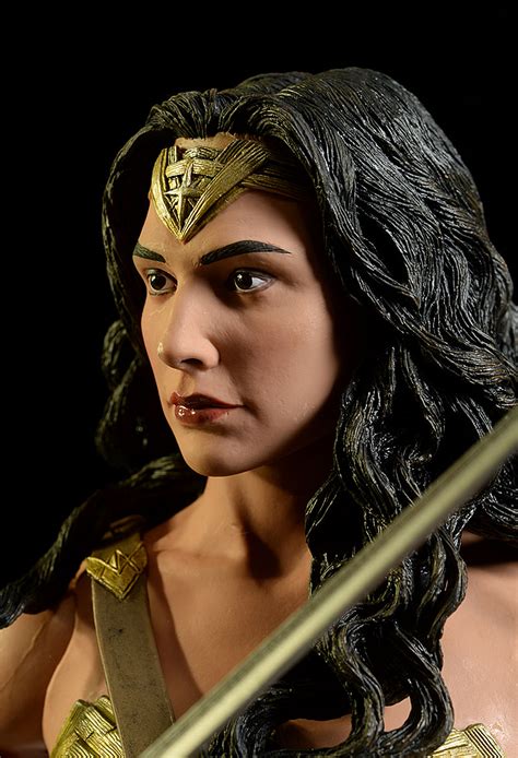Review And Photos Of Wonder Woman 14 Scale Action Figure