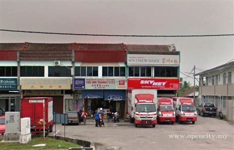 There are plenty of express bus companies that operate services between. Skynet @ Sitiawan - Sitiawan, Perak