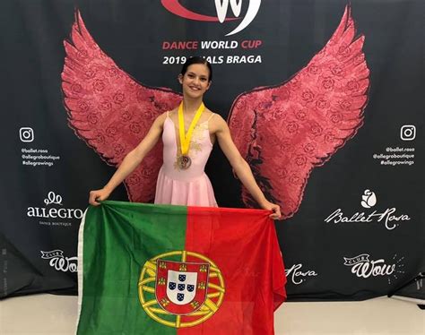 Yulimar rojas celebra a medalha de ouro ao lado de espanhola ana peleteiro, que levou a medalha de bronze. Carolina Costa tem 12 anos e ganhou três medalhas de ouro ...