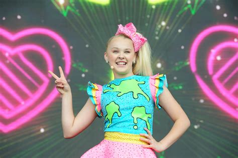 JoJo Siwa Is Trying To Remove A Kissing Scene From New Film
