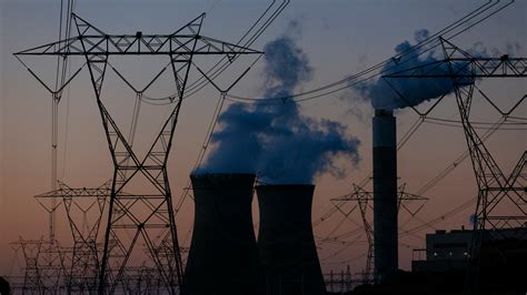 Clean Energy Quest Pits Google Against Utilities - The New York Times