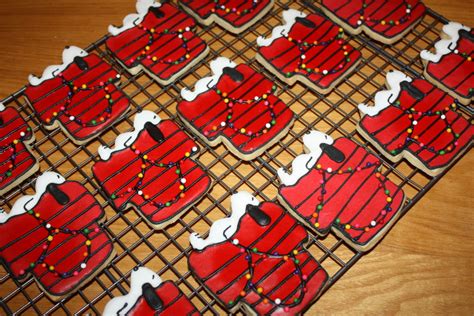 The lesson consists of 1. Snoopy Christmas Cookie - CakeCentral.com