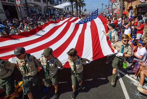 July 4th More Than 500000 Crowd Huntington Beach For Parade See How